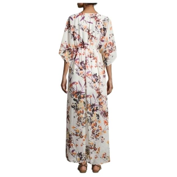 Romeo & Juliet Couture - Picture 2 of 3